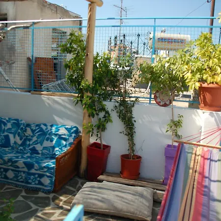 Hostel The House *